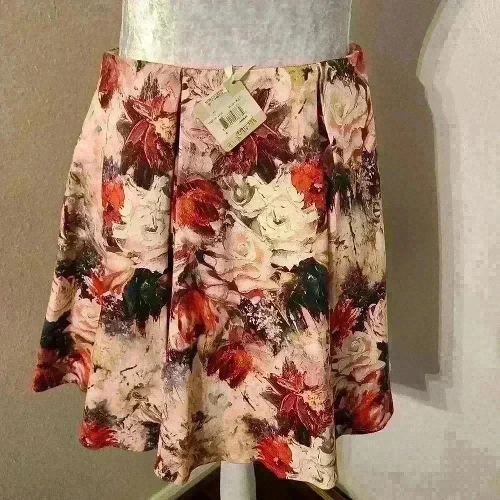 NWT Haute Hippie Floral Print Stretch Cotton size M - Picture 5 of 9